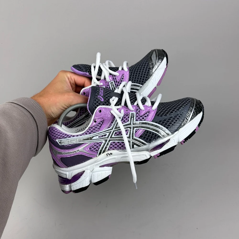 GEL Nimbus 16 — Anthracite / Violet