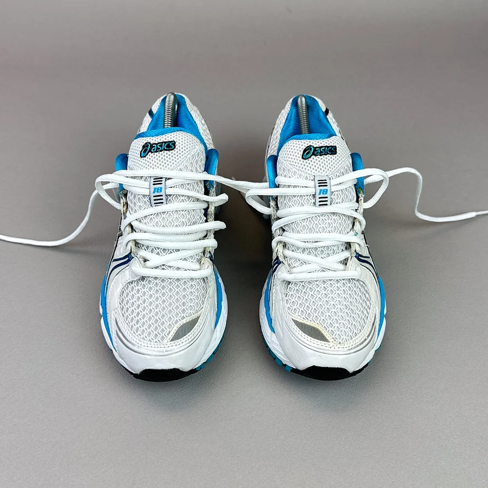GEL Nimbus 16 — Blanc / Bleu ciel / Doré