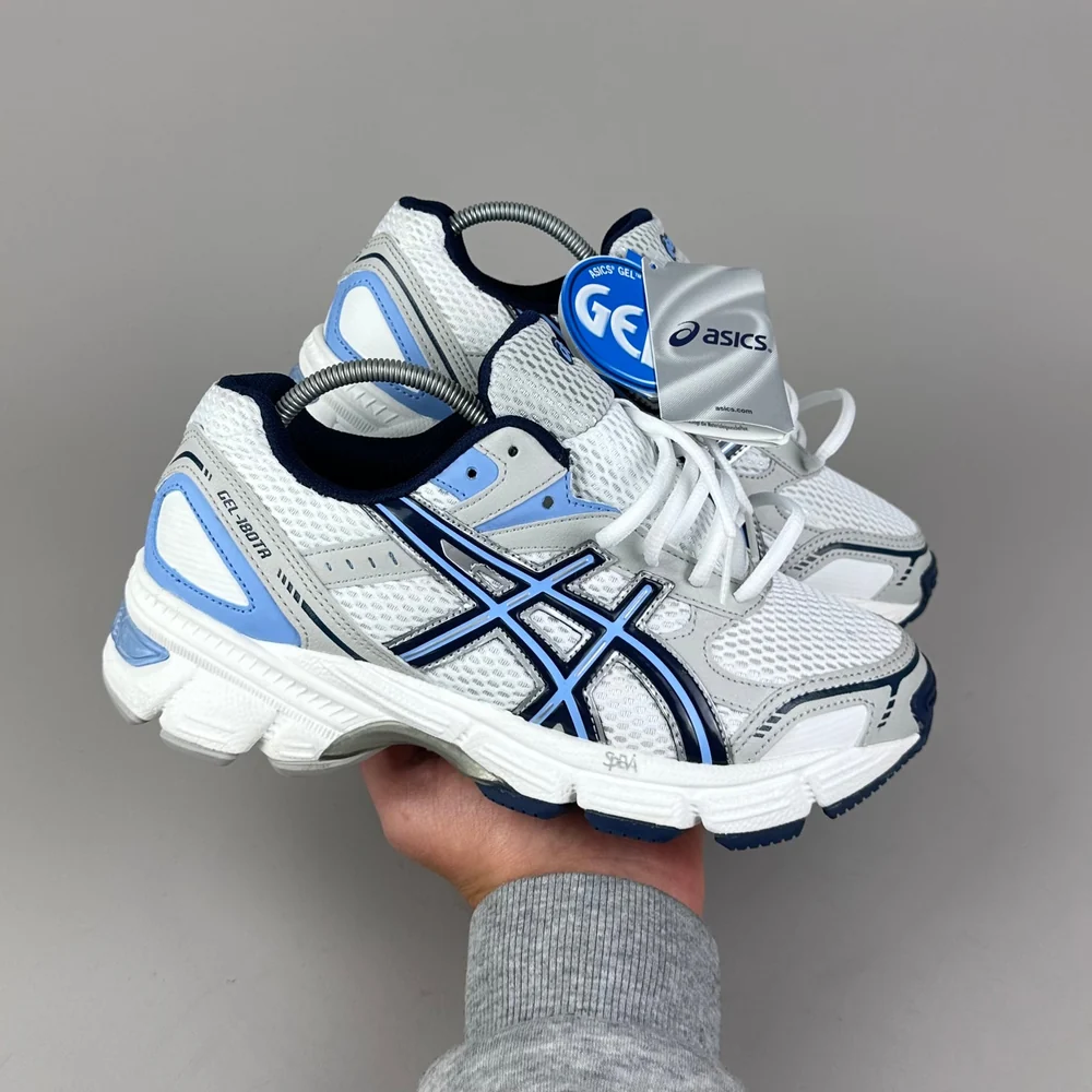 GEL Nimbus 16 — Blanc / Bleu ciel