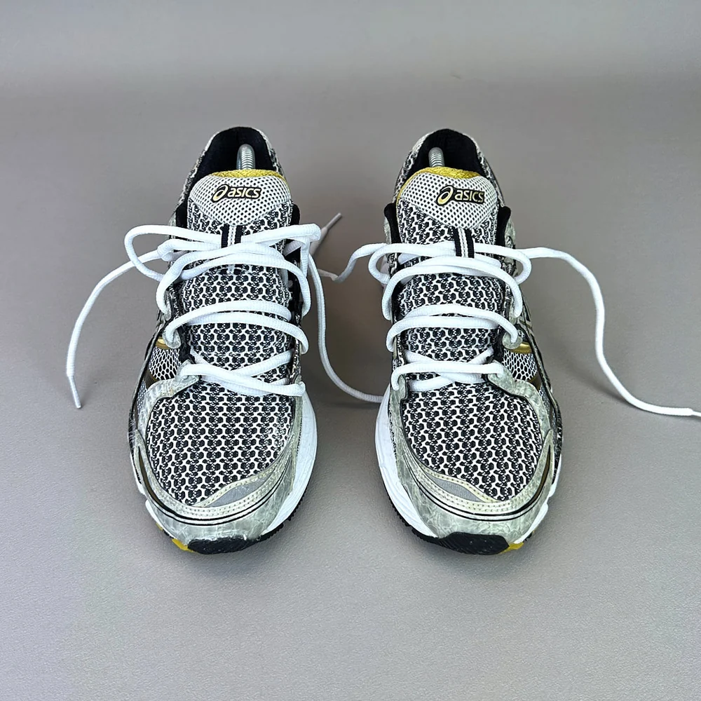 GEL Nimbus 16 — Blanc / Or