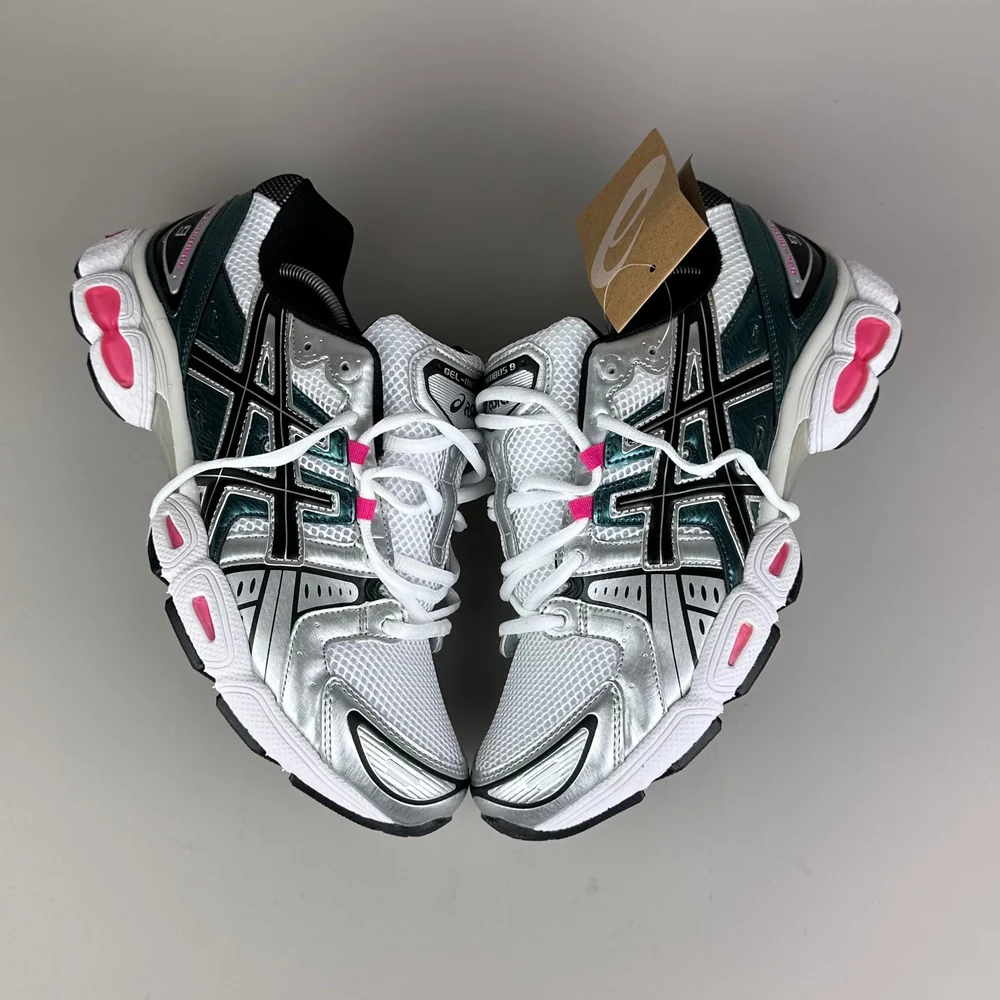 GEL Nimbus 16 — Blanc / Turquoise / Rose fluo