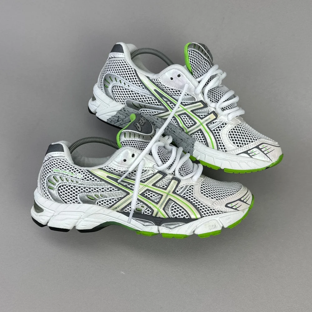 GEL Nimbus 16 — Blanc / Vert citron