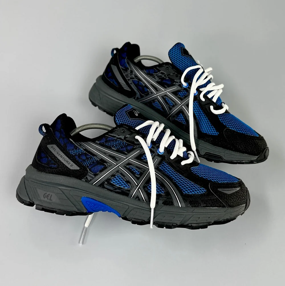 GEL Nimbus 16 — Bleu / Noir