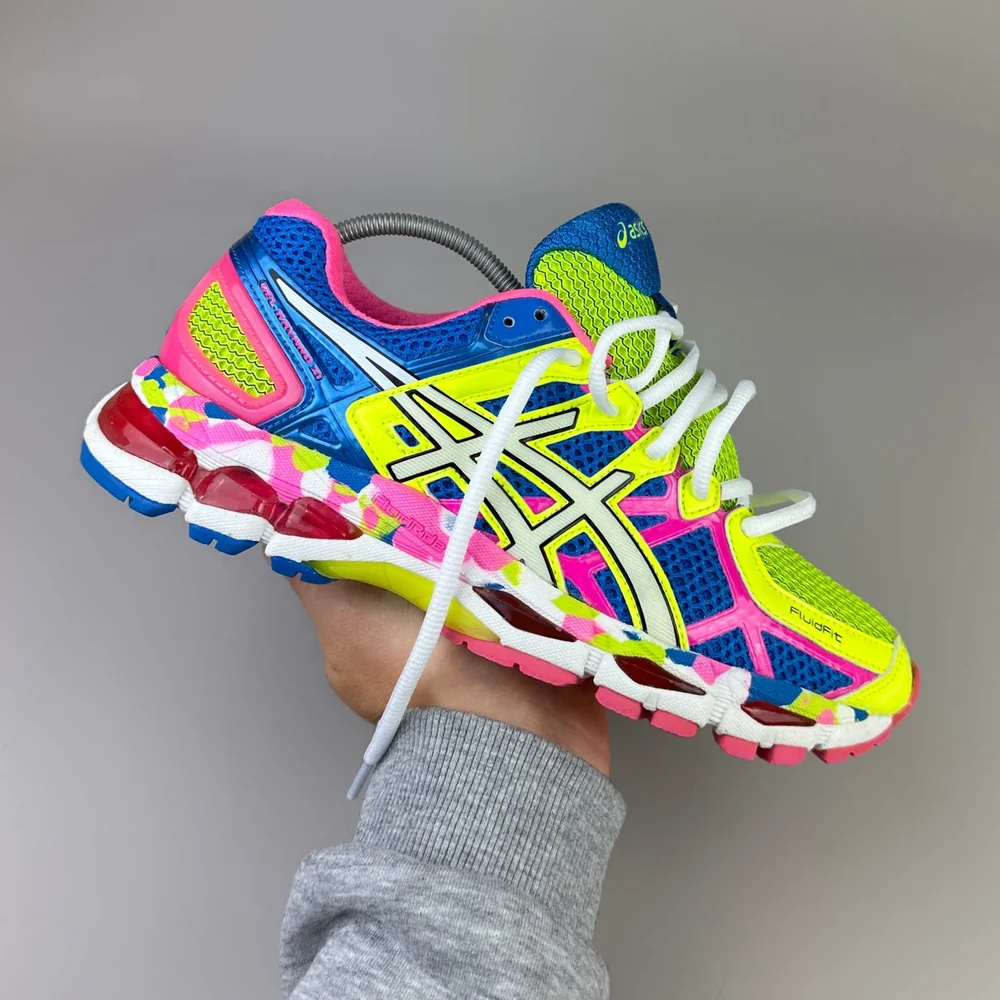 GEL Nimbus 16 — Bleu roi / Jaune fluo / Rose