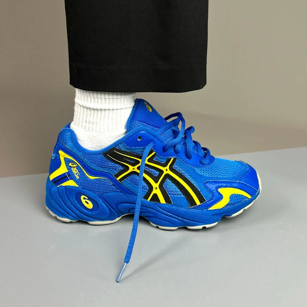 GEL Nimbus 16 — Bleu roi / Jaune