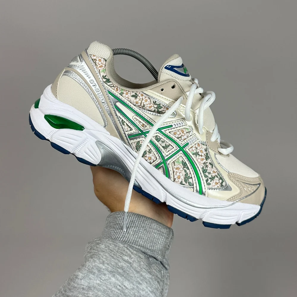 GEL Nimbus 16 — Crème / Vert