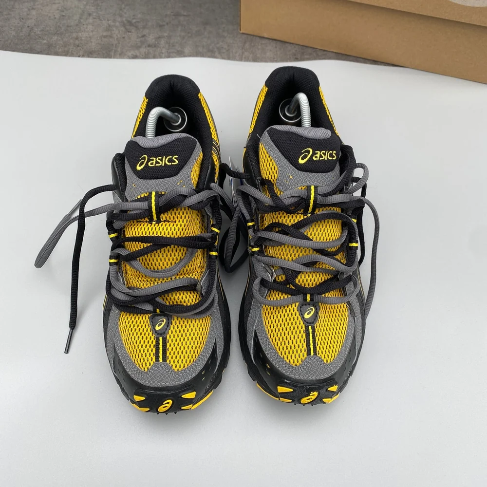 GEL Nimbus 16 — Gris / Jaune