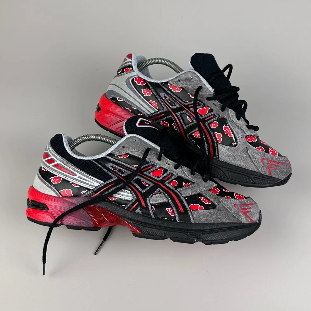 GEL Nimbus 16 — Gris / Rouge