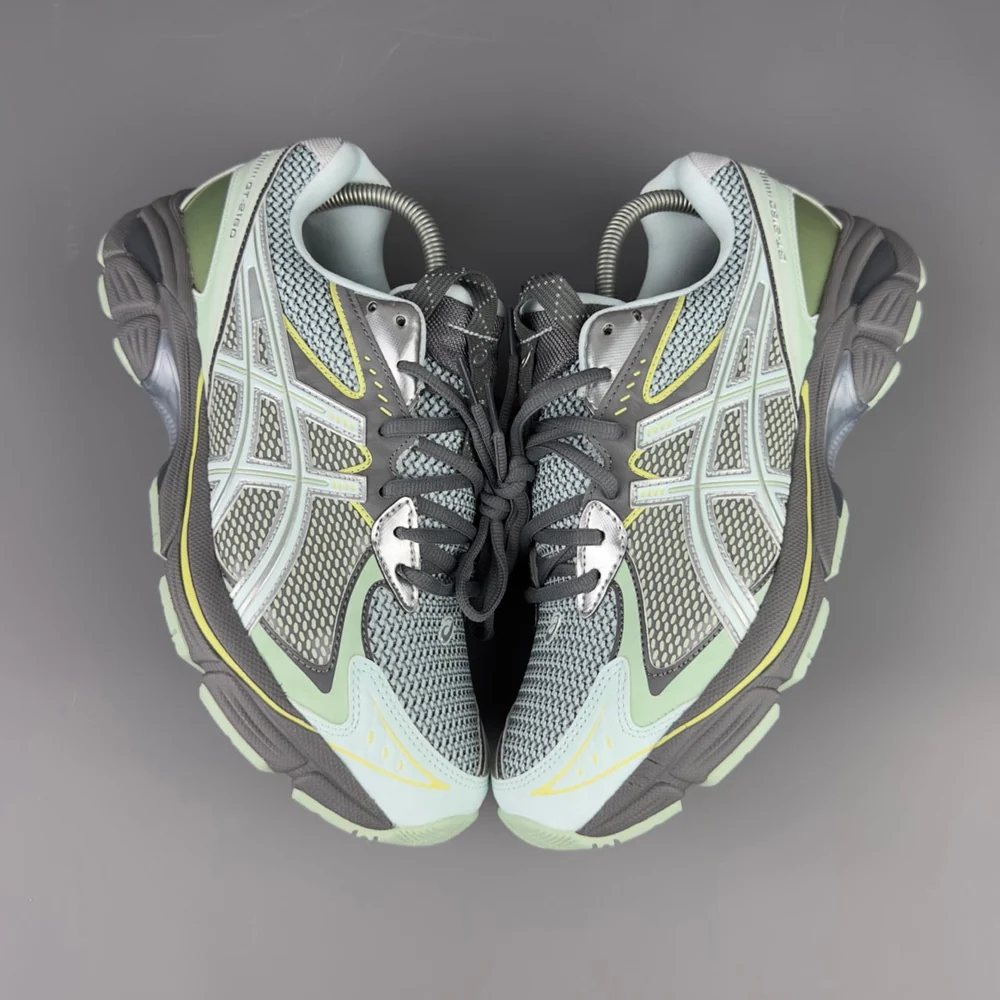 GEL Nimbus 16 — Gris / Vert menthe