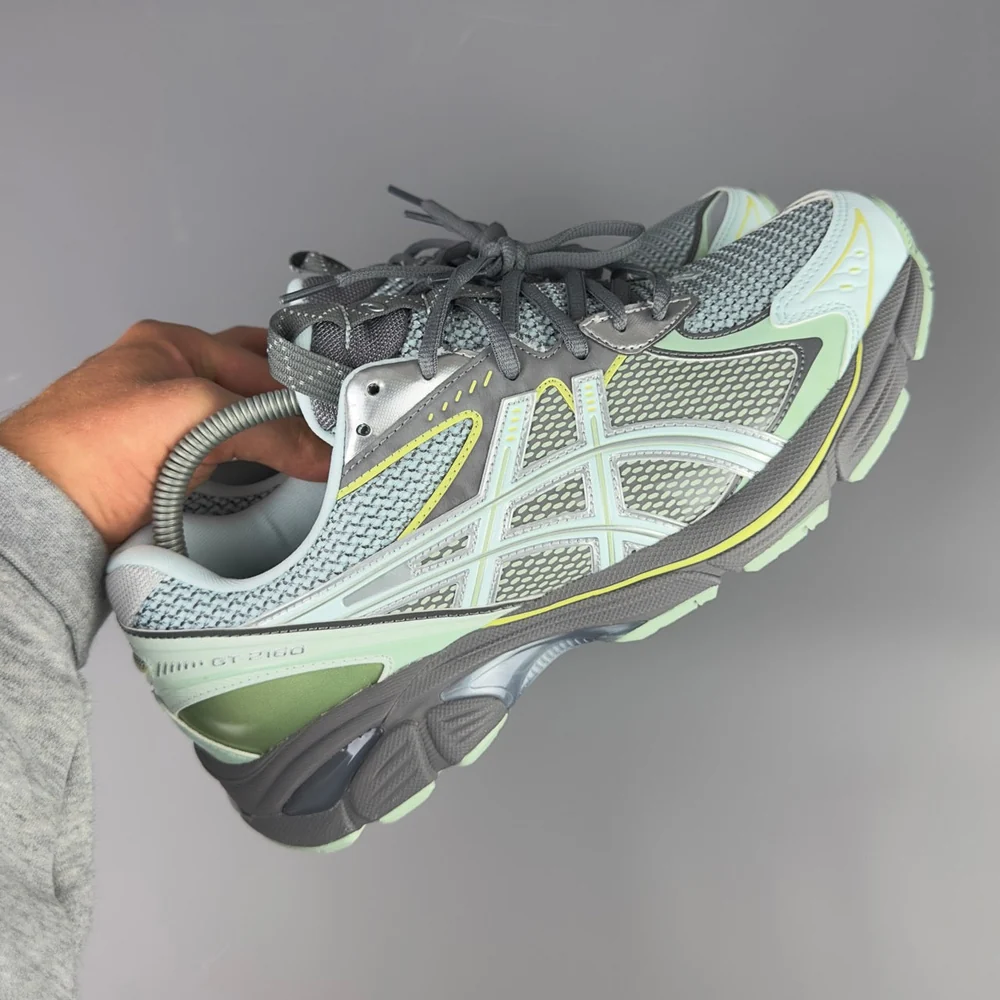 GEL Nimbus 16 — Gris / Vert menthe