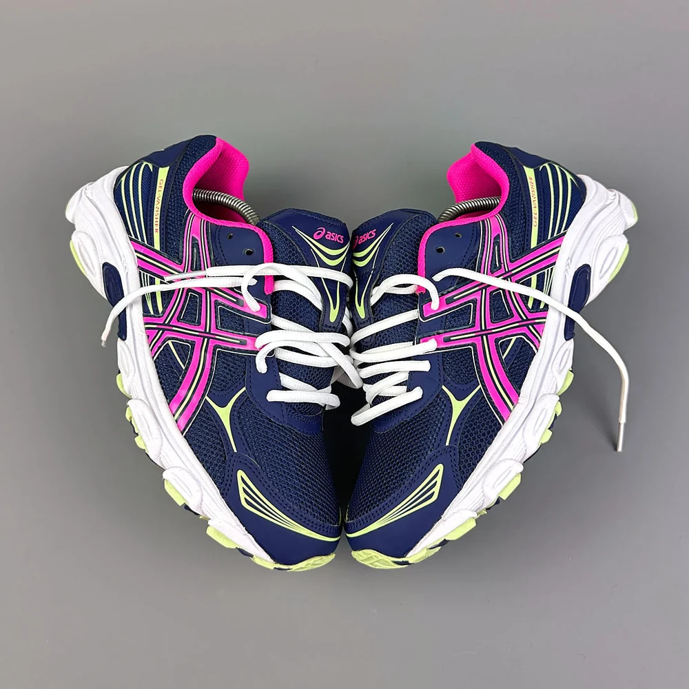 GEL Nimbus 16 — Marine / Fuchsia