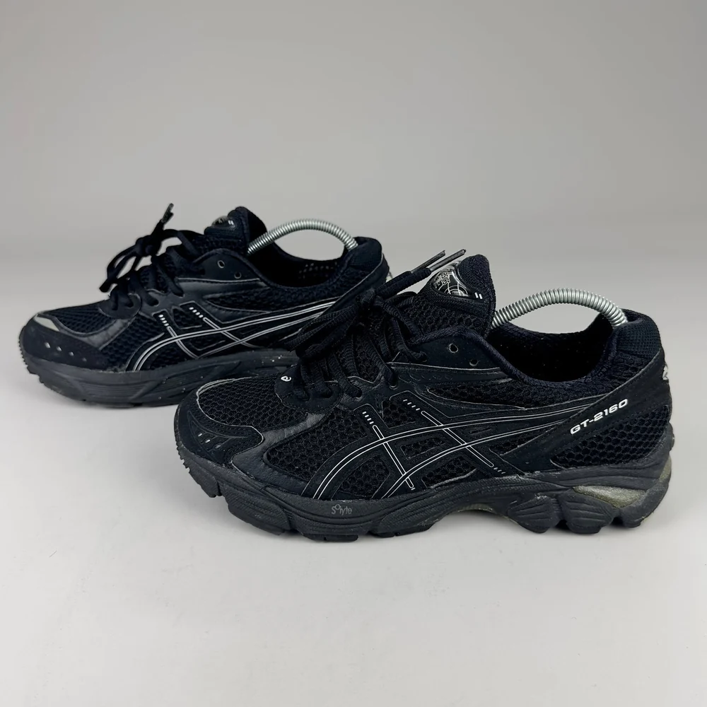 GEL Nimbus 16 — Noir / Blanc