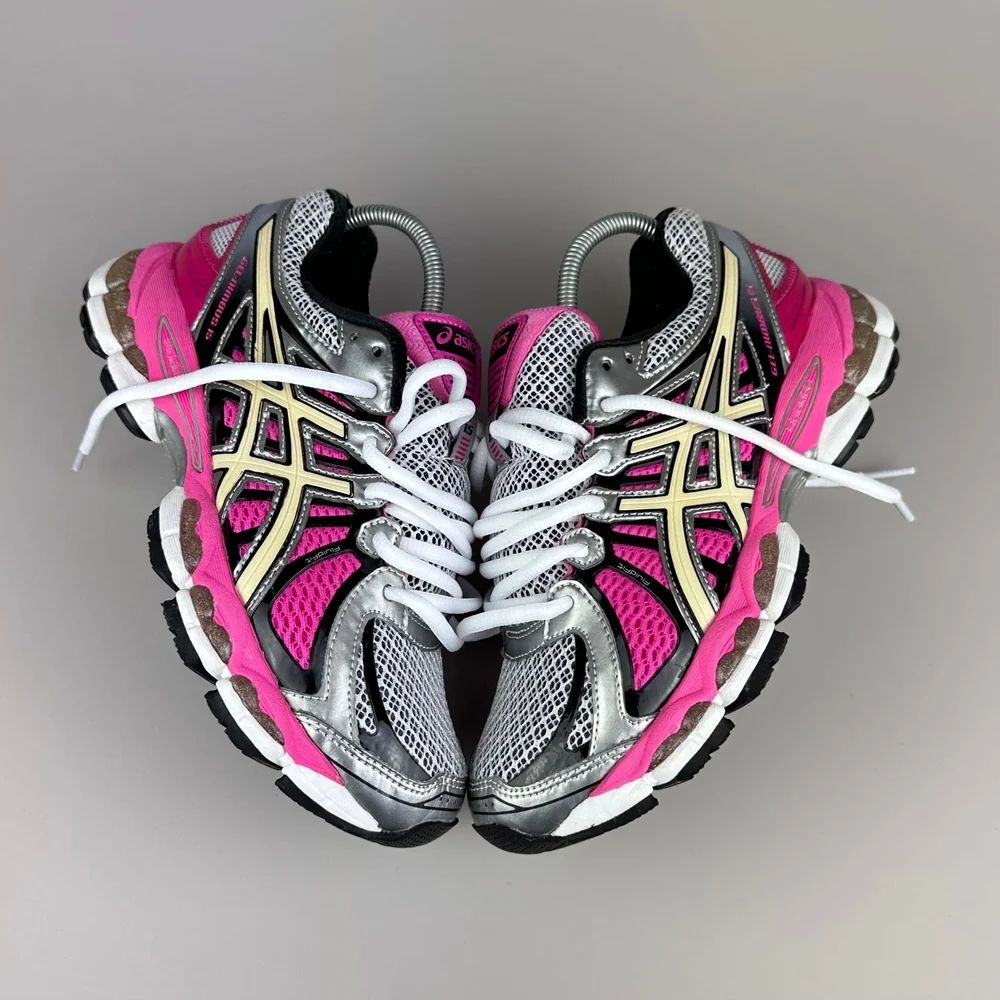 GEL Nimbus 16 — Rose fluo / Argent